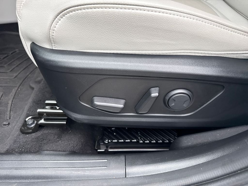 Used 2025 Ecotronic Gray Hyundai Limited image 12