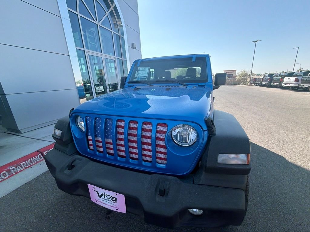 Used 2022 Blue Jeep Sport image 27