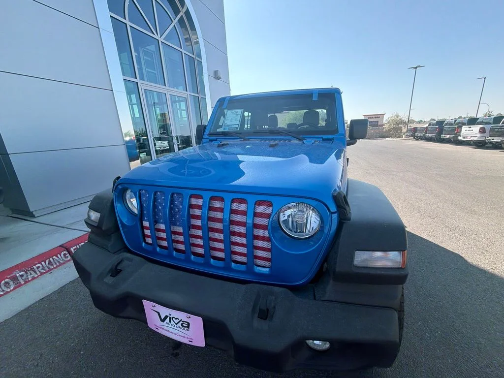 Used 2022 Blue Jeep Sport image 27