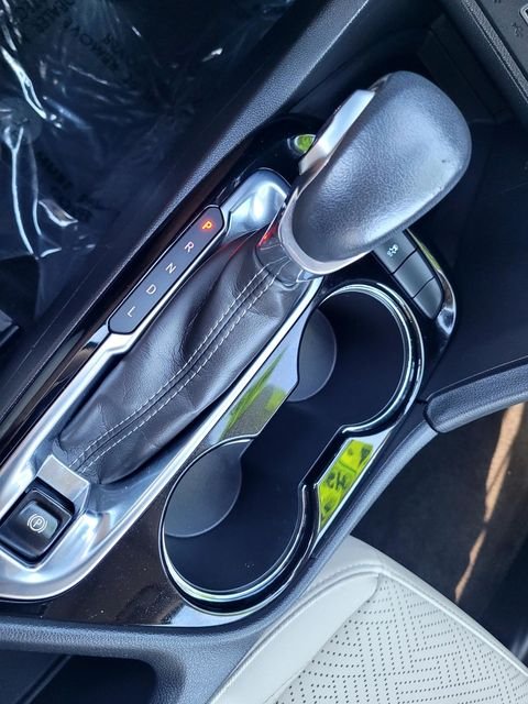 Used 2022 Red Buick Essence image 18
