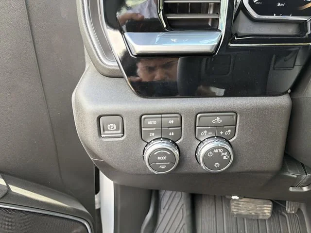 New 2026 Summit White GMC SLE image 27