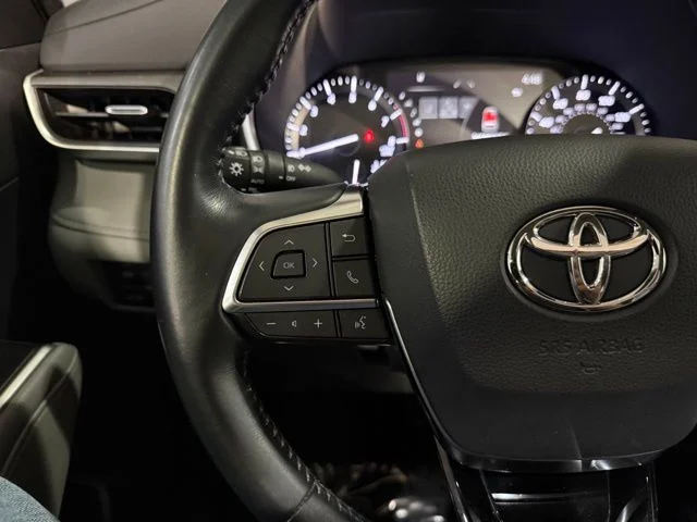 Used 2021 Celestial Silver Metallic Toyota XLE image 14