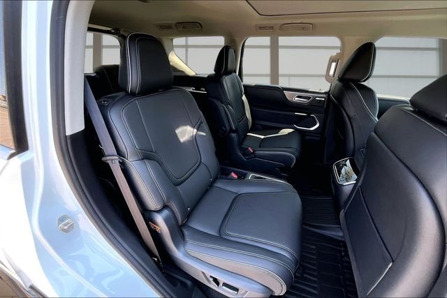 New 2027 RADIANT WHITE INFINITI LUXE image 25