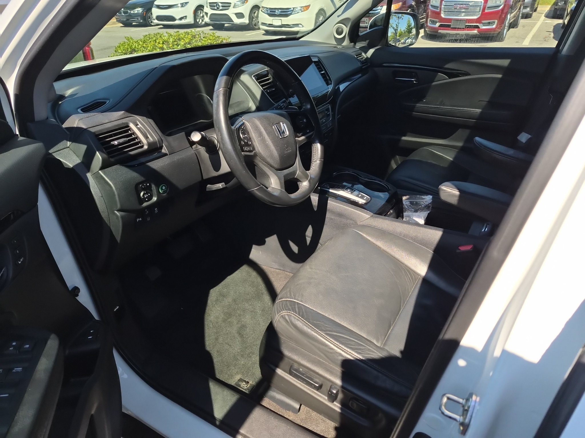 Used 2021 Platinum White Pearl Honda Touring 7-Passenger image 3