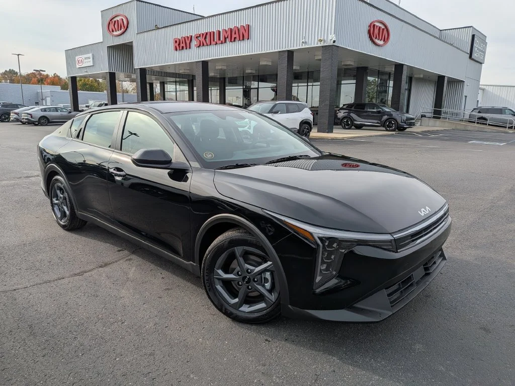 New 2027 Aurora Black Kia LXS image 28