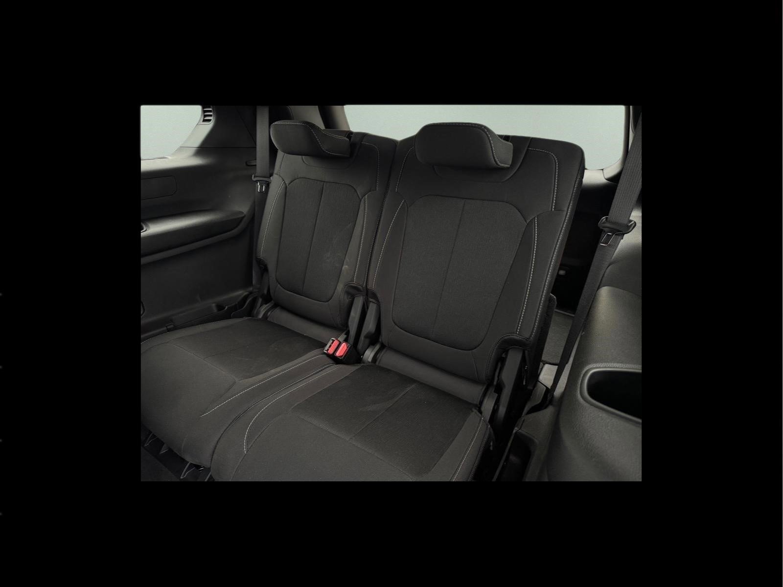 Used 2025 Diamond Black Crystal Pearlcoat Jeep Laredo X image 10