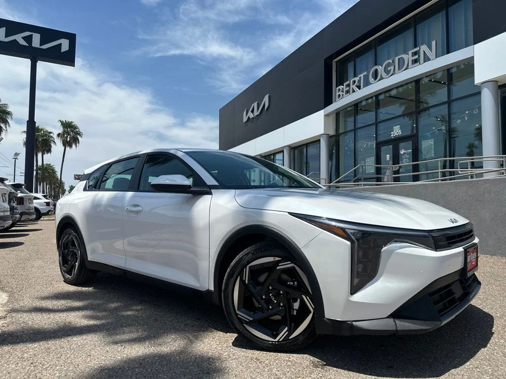 New 2026 White Kia EX image 1