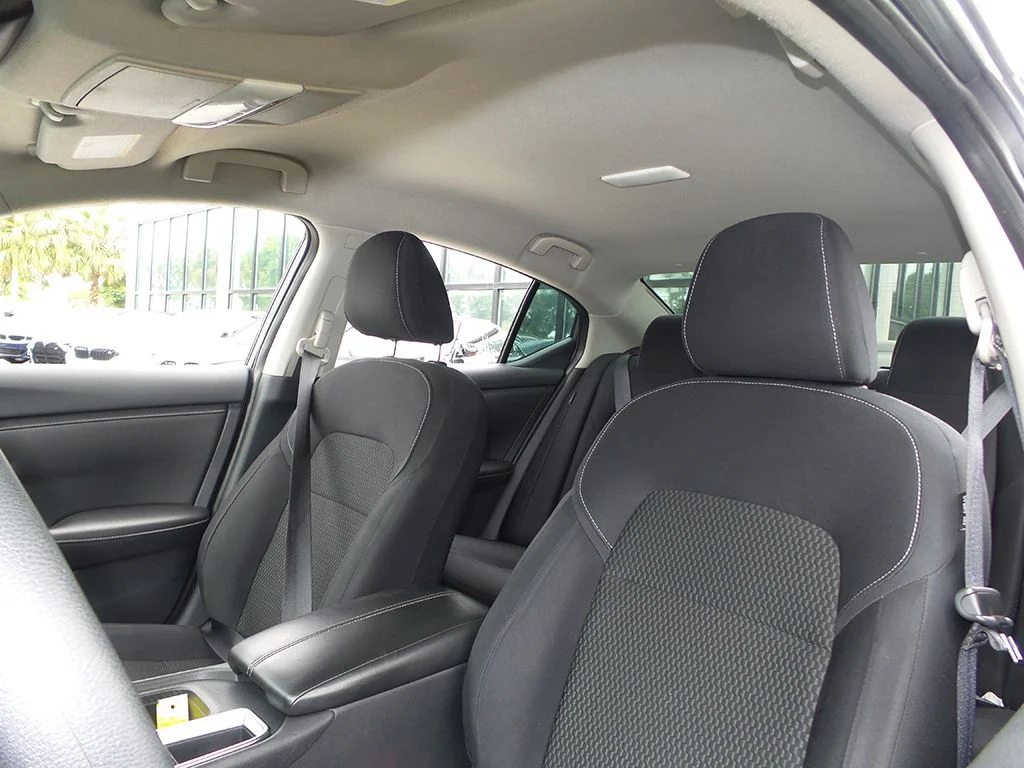 Used 2020 Gray Nissan S image 25