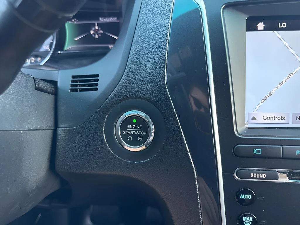 Used 2017 Silver Ford Limited image 25