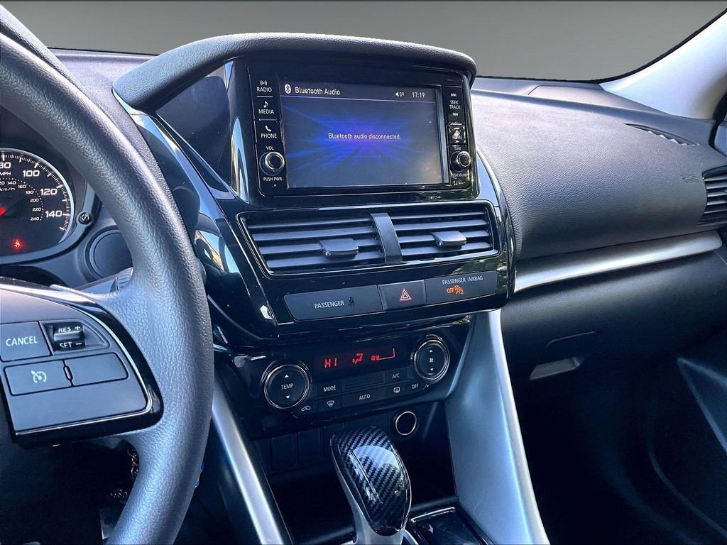 Used 2022 Silver Mitsubishi ES image 18