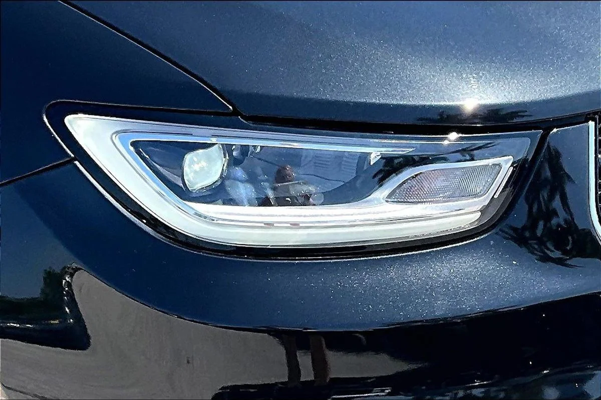 Used 2023 Black Chrysler Touring L image 35