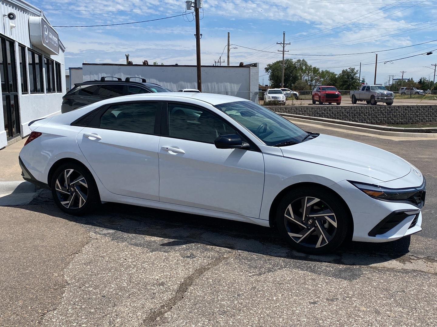 Used 2025 Serenity White Hyundai SEL Sport image 6