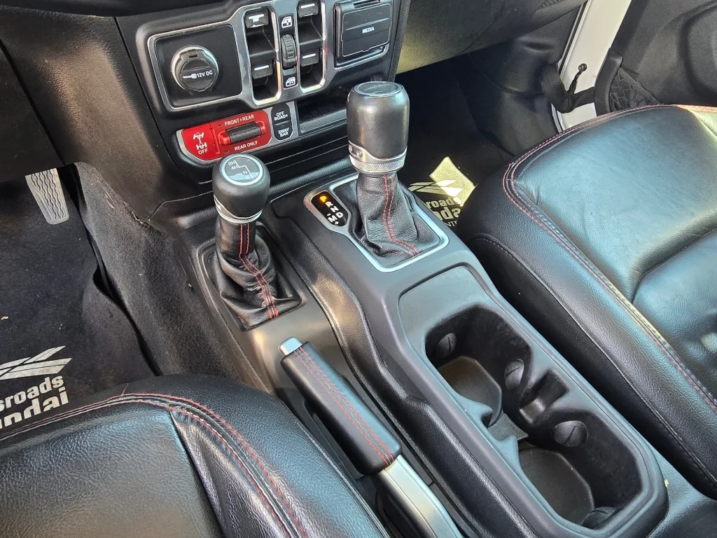 Used 2020 Bright White Clearcoat Jeep Rubicon image 20