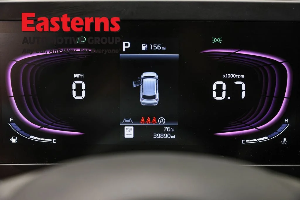 Used 2024 Black Kia LX image 17
