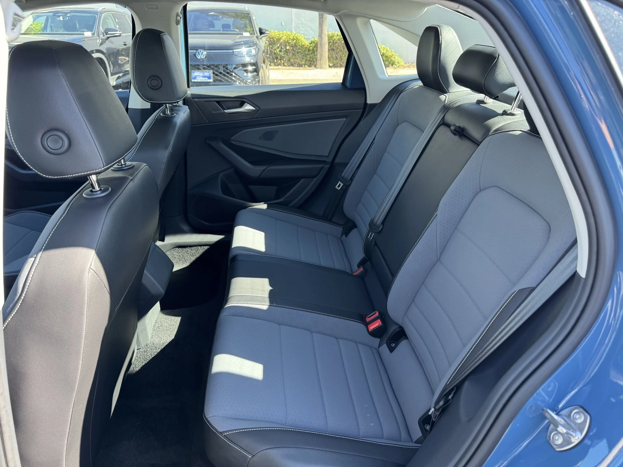 Used 2026 Monterey Blue Pearl Volkswagen SE image 31