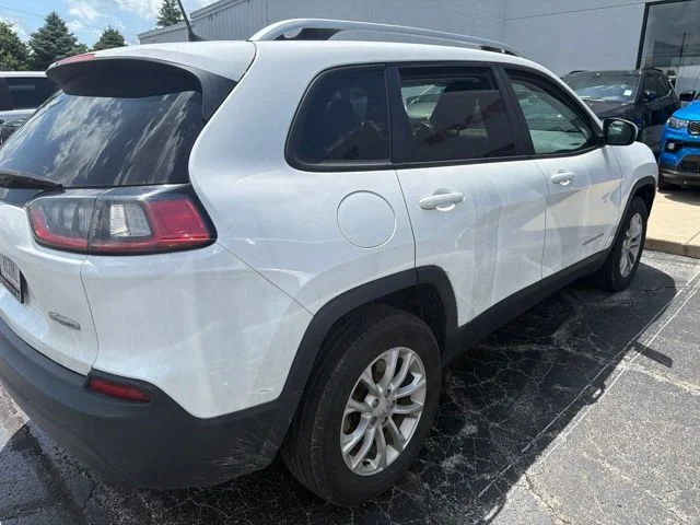 Used 2020 White Jeep Latitude image 7