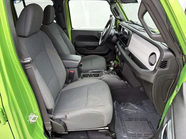 Used 2025 Green Jeep Sport S image 25