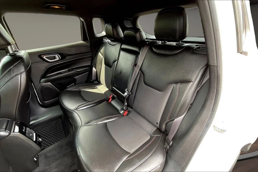 Used 2025 White Jeep Trailhawk image 25