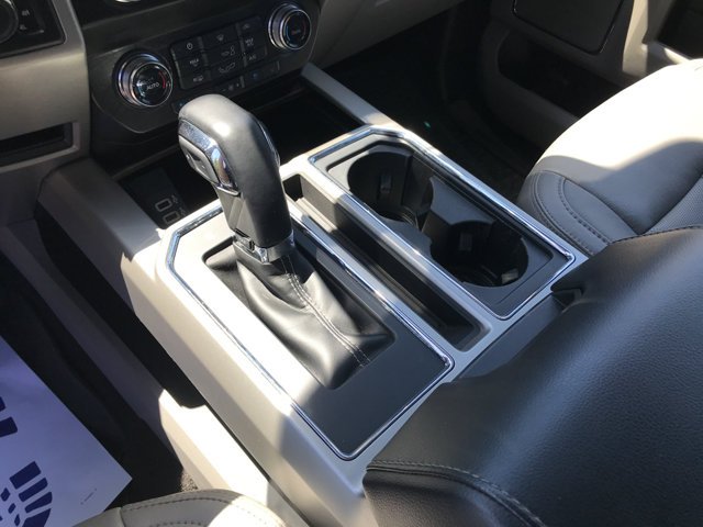 Used 2020 Oxford White Ford LARIAT image 25