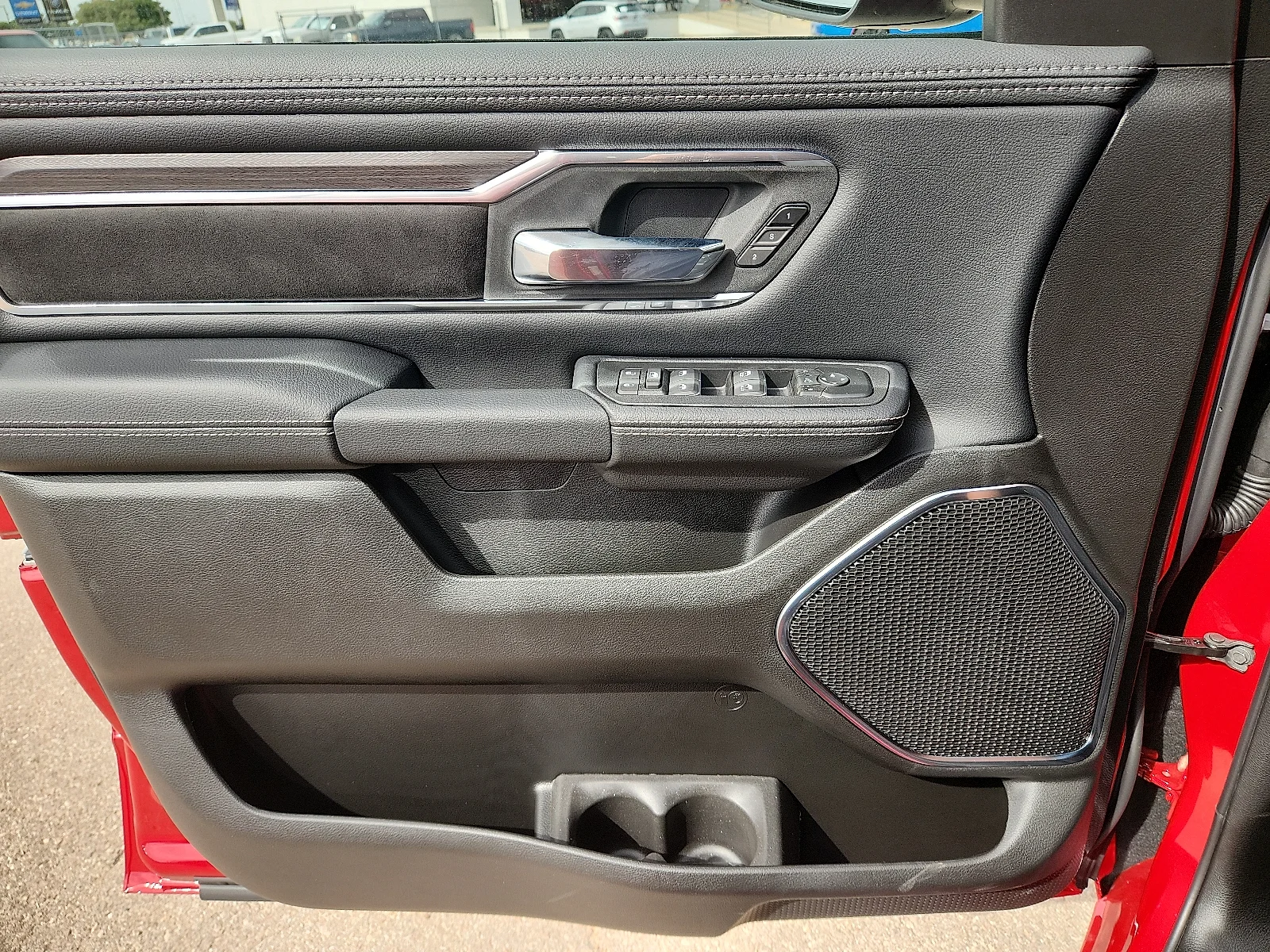 New 2027 Molten Red Pearl-Coat  Paint Ram LARAMIE CREW CAB 4X2 5