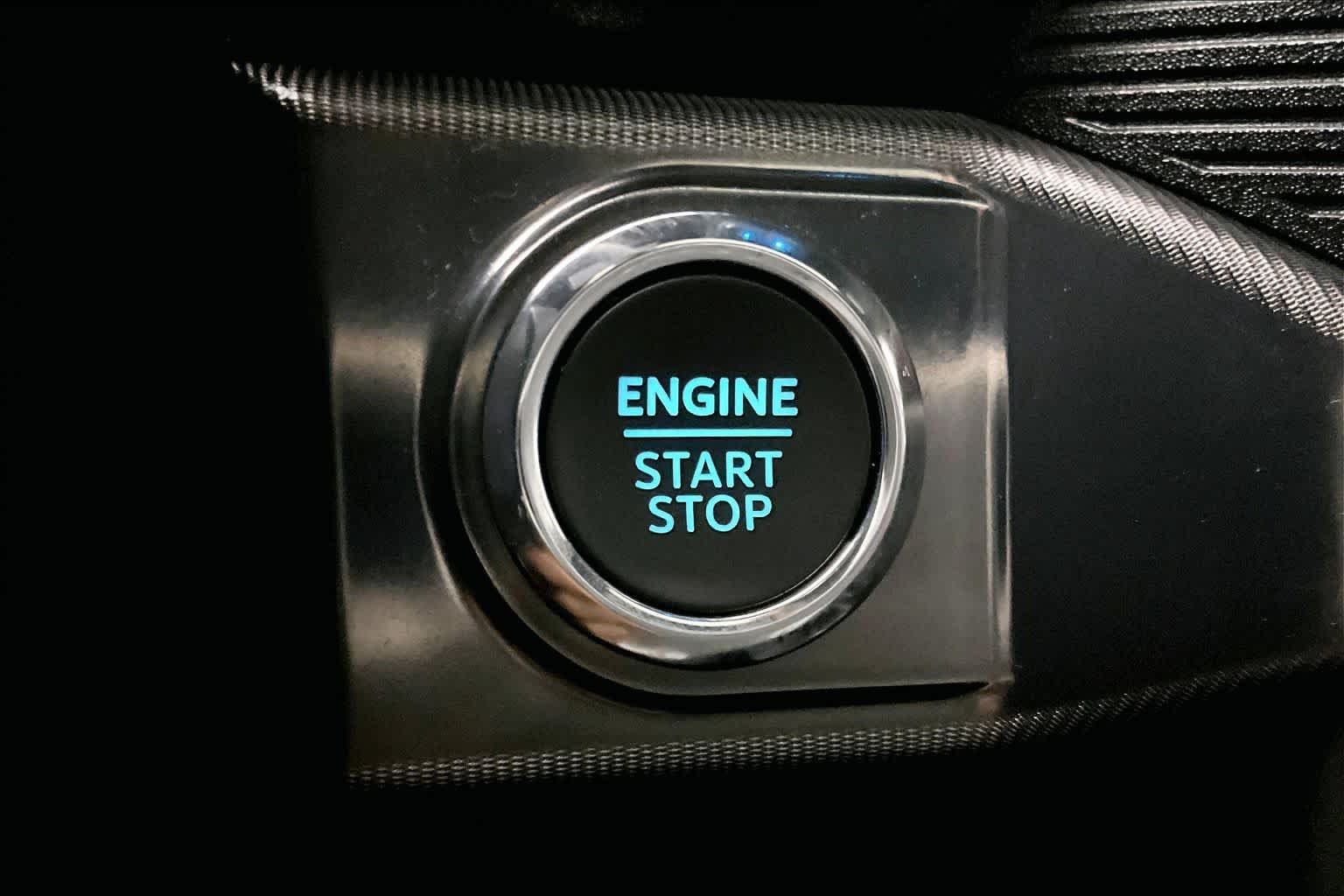 Used 2024 Carbonized Gray Metallic Ford LARIAT image 31