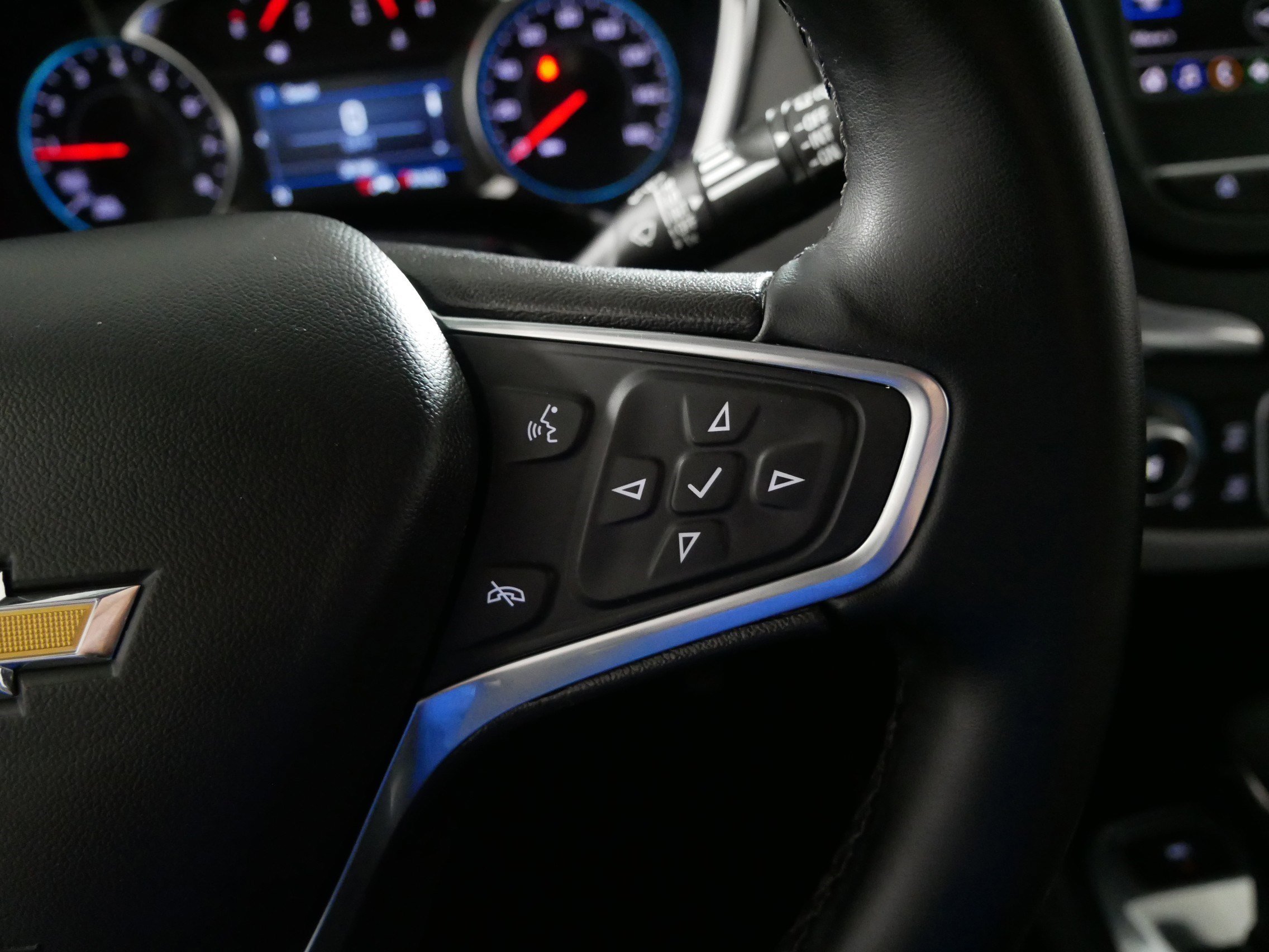 Used 2023 Mosaic Black Metallic Chevrolet LT image 28