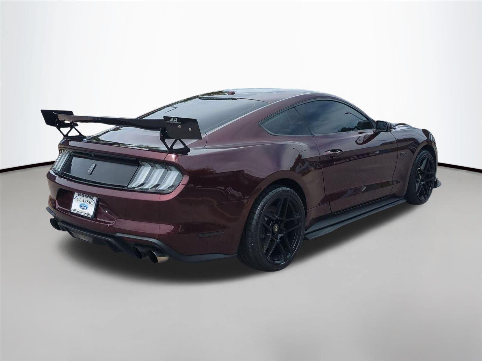 Used 2018 Royal Crimson Metallic Tinted Clearcoat FORD GT image 5