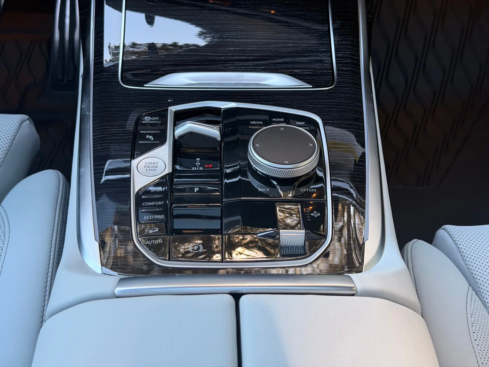 New 2027 Dravit Grey Metallic BMW xDrive40i image 17