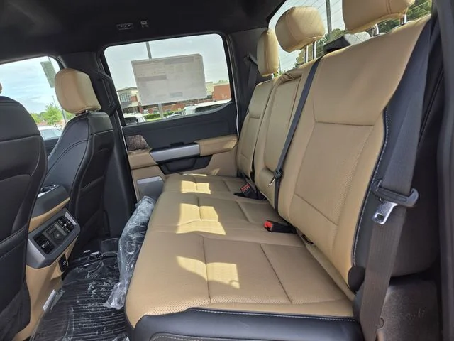 New 2026 Star White Metallic Tri-Coat Ford F-250® Lariat® image 40