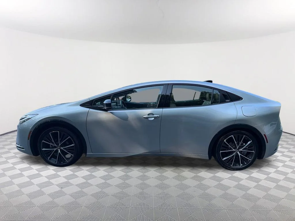 Used 2025  Toyota Limited image 8