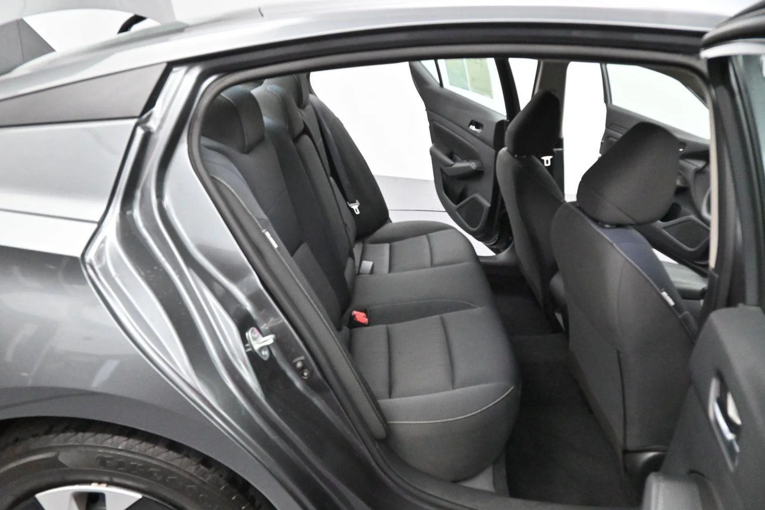Used 2022 Gun Metallic Nissan 2.5 S image 26