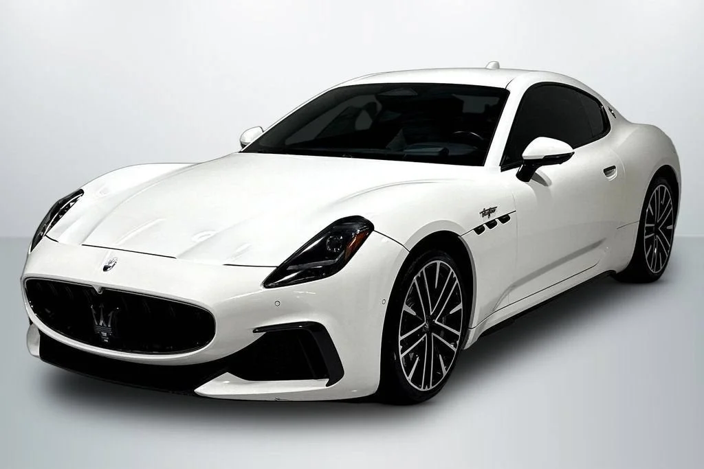 Used 2024 Bianco Solid Maserati Trofeo image 3