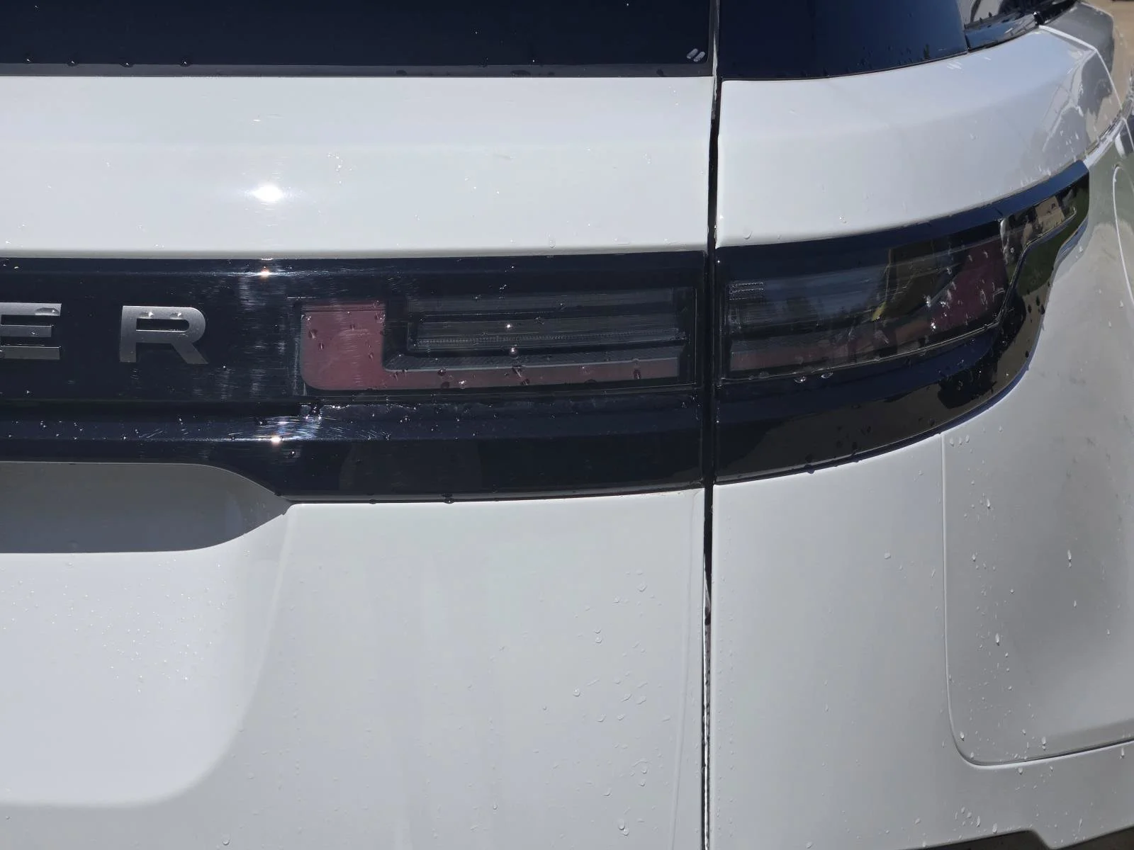 Certified Used 2025 Fuji White Land Rover Dynamic SE image 13