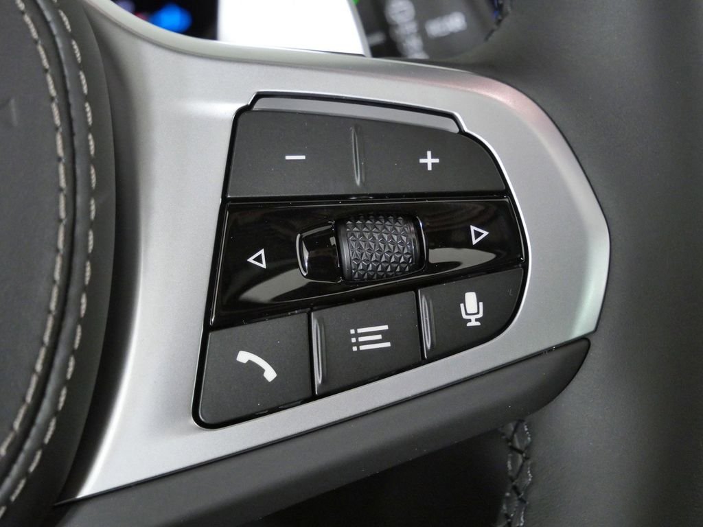 New 2026 Carbon Black Metallic BMW xDrive40i image 42