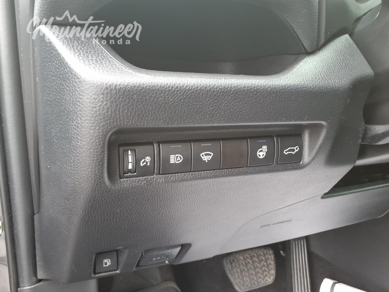 Used 2022 Magnetic Gray Metallic TOYOTA  image 32