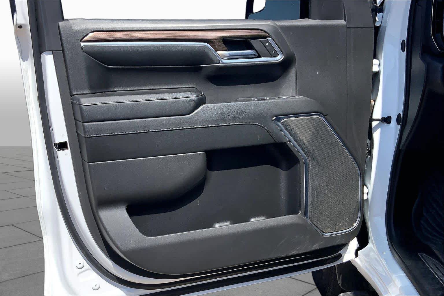 Used 2024 Summit White Chevrolet LT Trail Boss image 42