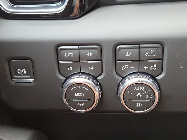 2026 GMC Sierra 1500 Denali - Photo 9