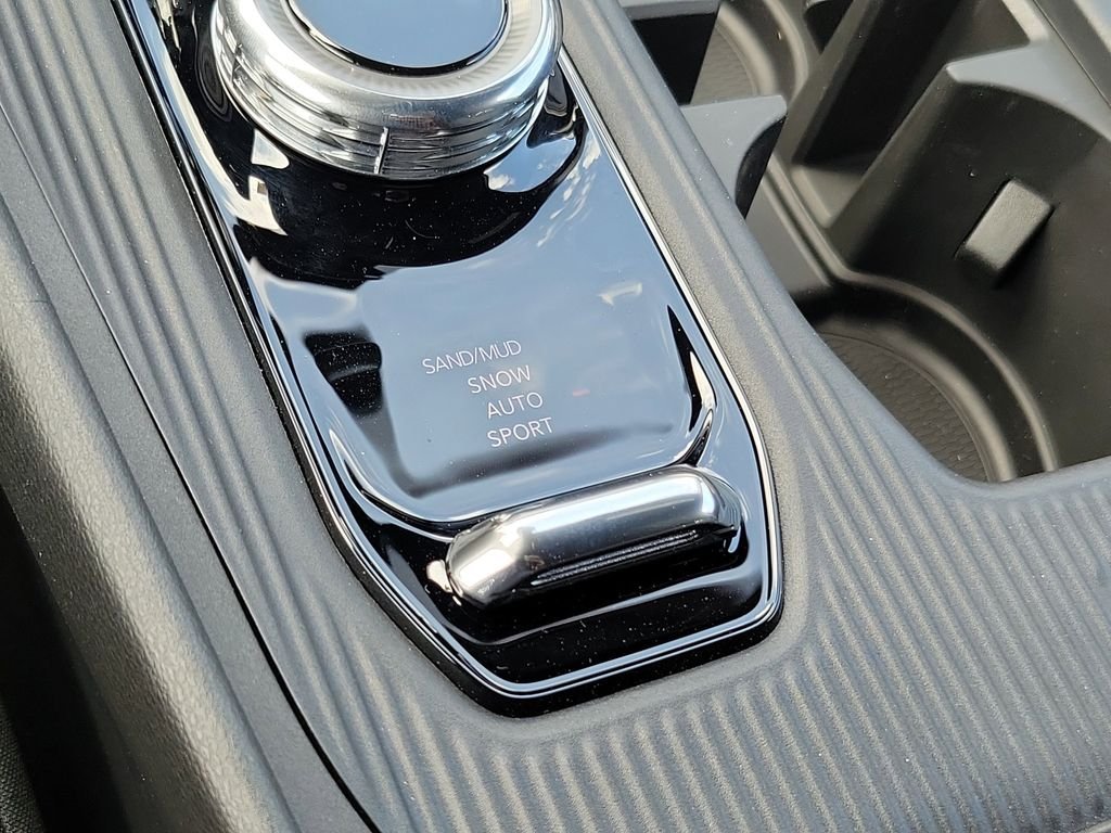 New 2026 Silver Zynith Clearcoat Jeep Laredo image 28