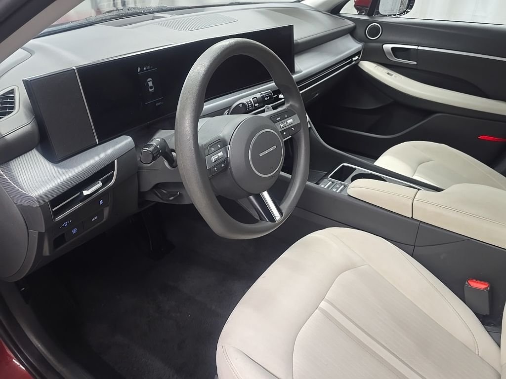 Certified Used 2025 Red Hyundai SEL image 13