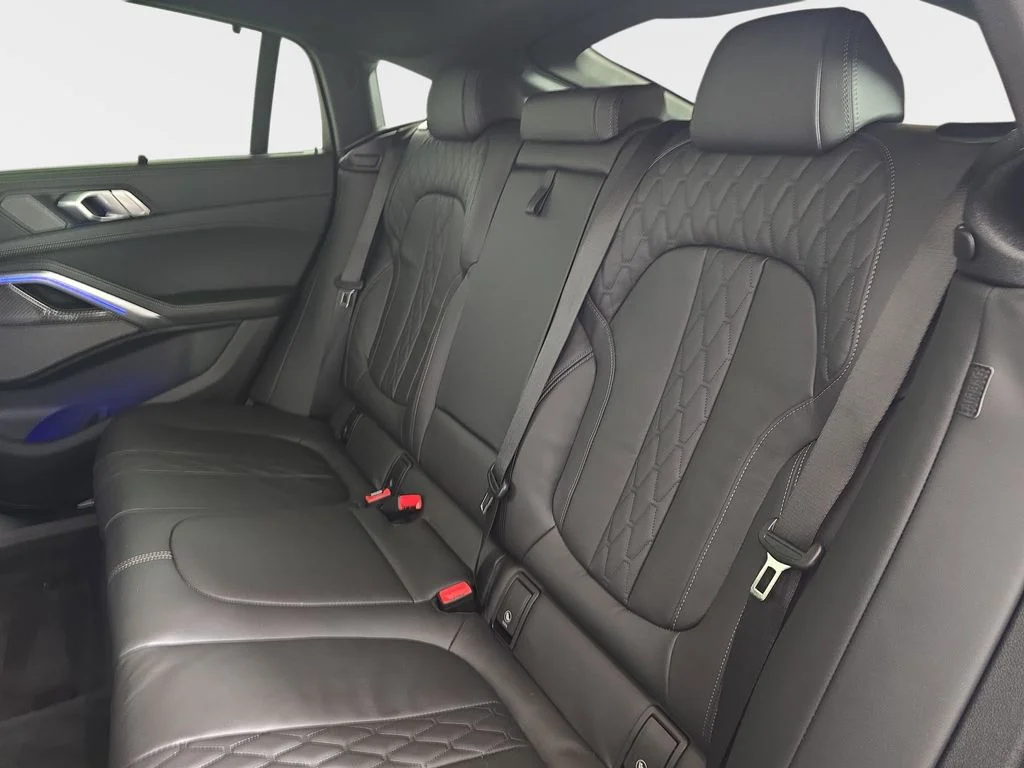 Used 2026 Dravit Grey Metallic BMW M60i image 14