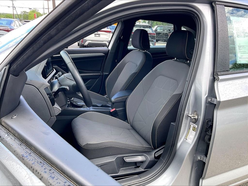 Used 2025 Pyrite Silver Metallic Volkswagen 1.5T Sport image 9