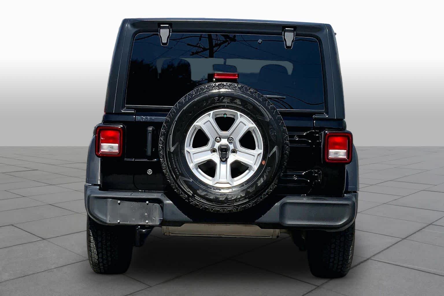 Used 2018 Black Clearcoat Jeep Sport S image 5