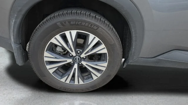 Used 2023 Gun Metallic Nissan SV image 21