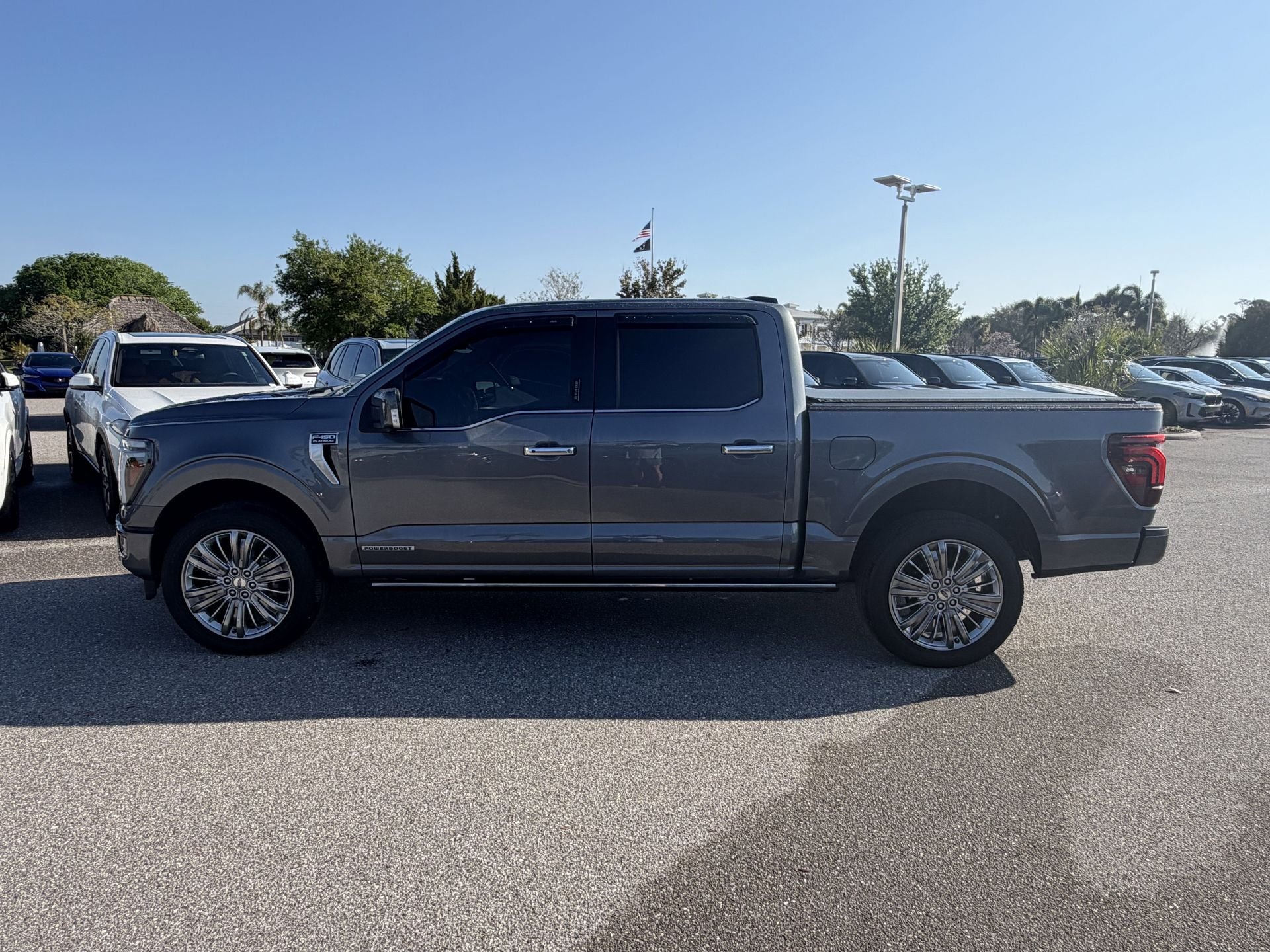 View vehicle photo 7