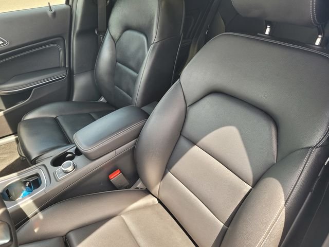 Used 2020 Black Mercedes-Benz GLA 250 image 13