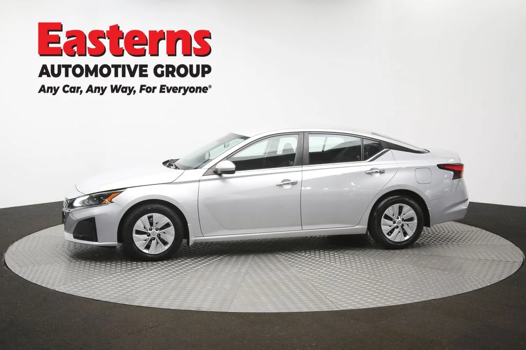 Used 2023 Silver Nissan 2.5 S image 57