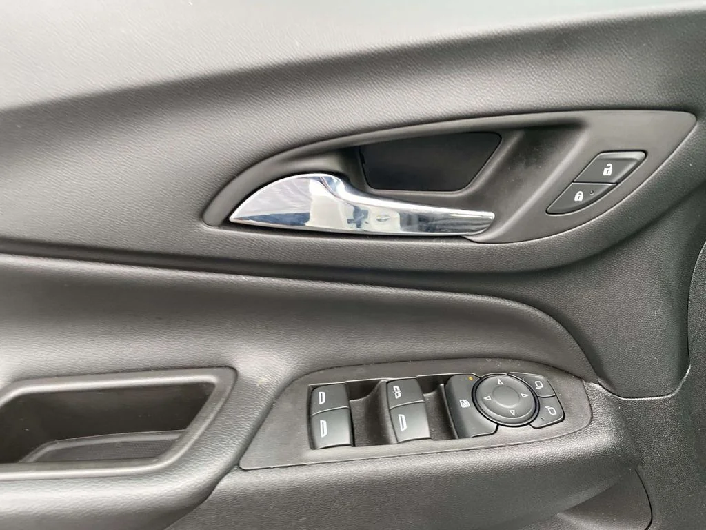 Used 2023 Summit White Chevrolet LT image 18