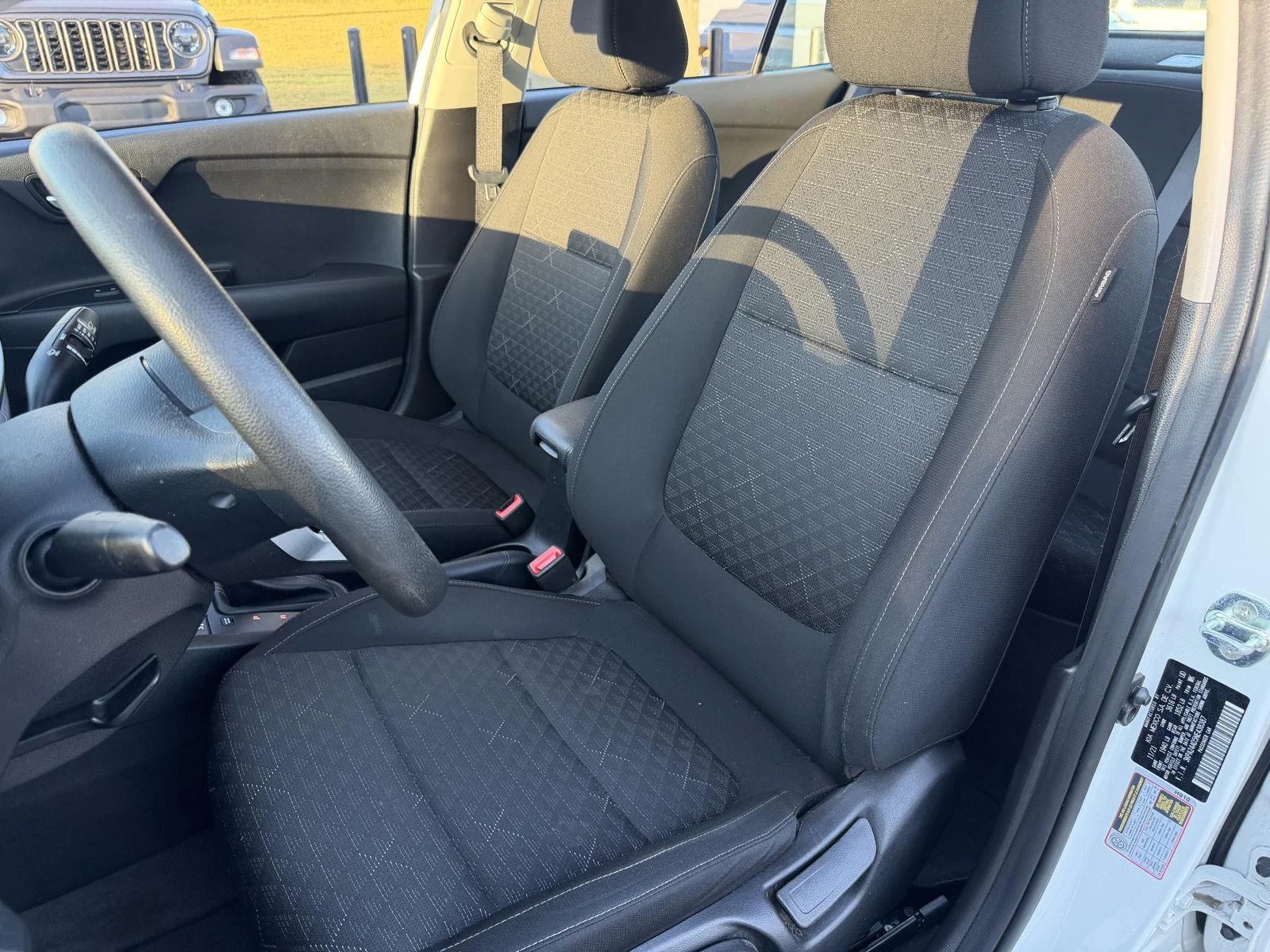 Used 2022 Clear White Kia S image 18