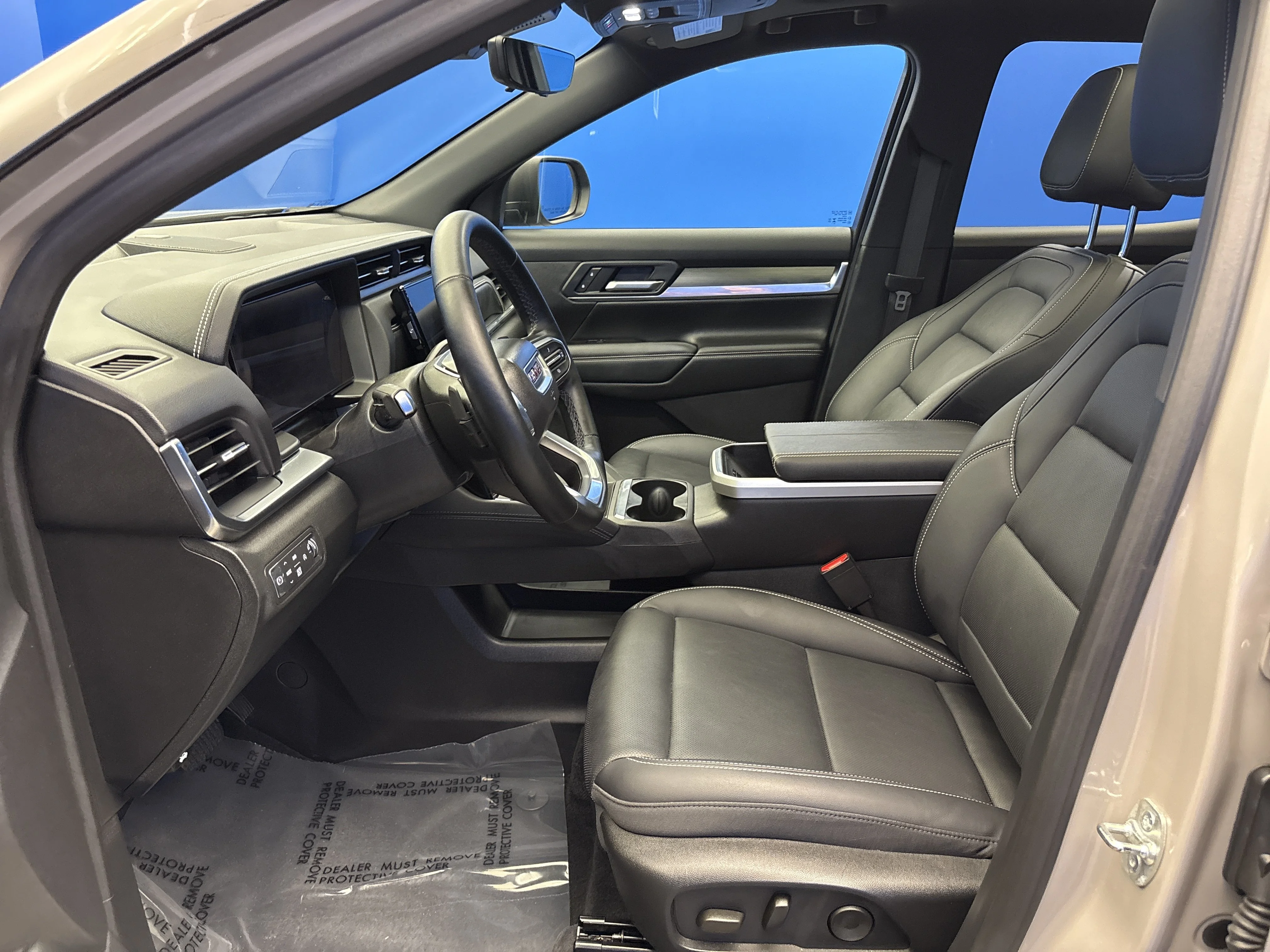 Used 2025 Riverstone Metallic GMC AWD Elevation image 12