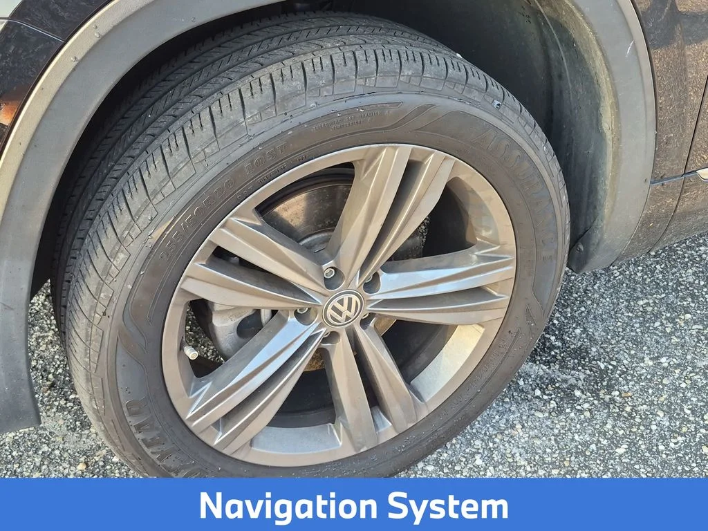 Used 2019 Black Volkswagen 3.6L V6 SEL R-Line image 6